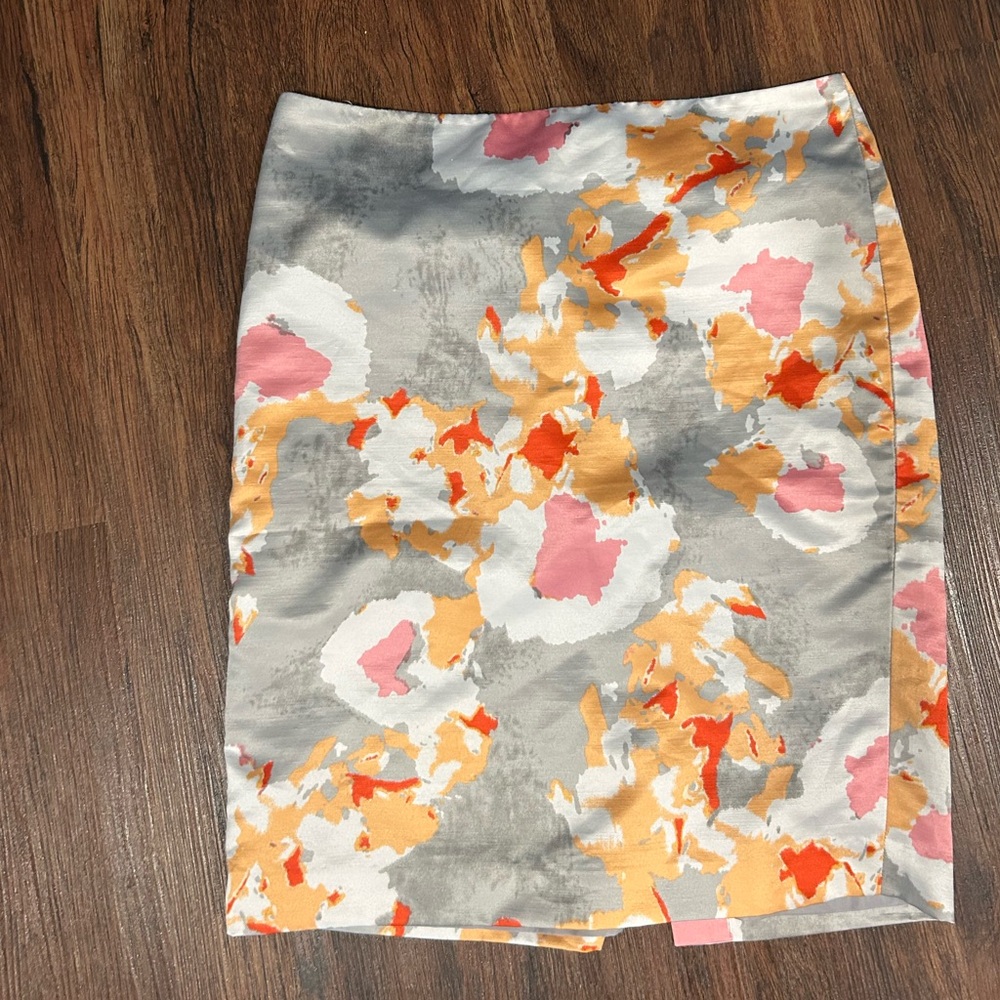 Ann Taylor Gray and Orange Floral Pencil Skirt